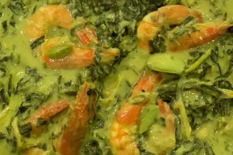Masak Lemak Pucuk Ubi Tempoyak Petai