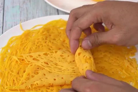 Roti Jala dan Kari Ayam