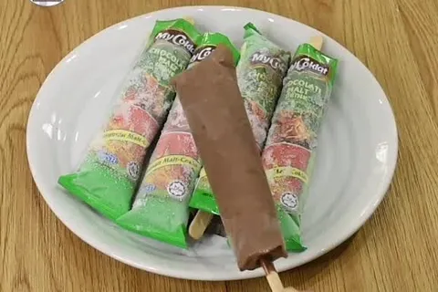 Ais Krim Coklat Tiga Bahan