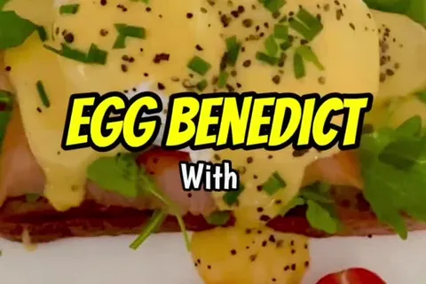 Egg Benedict dengan Hollandaise