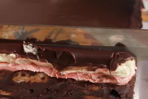 Cake Batik Cheese Neapolitan