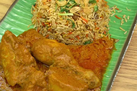 Nasi Berani dan Kari Ayam
