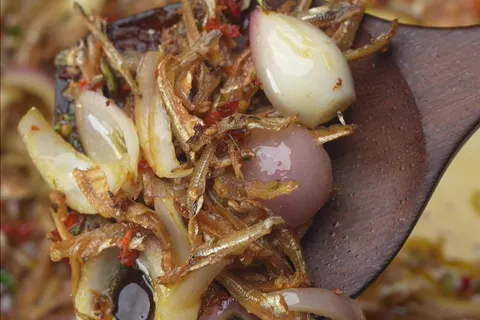 Ikan Bilis Goreng Cili