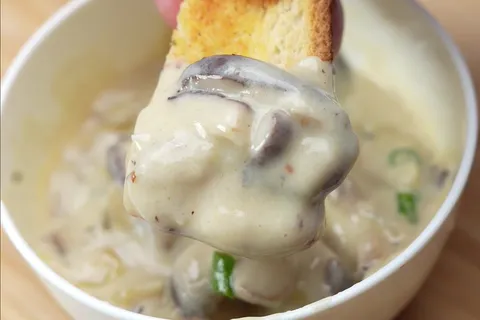 Mushroom Soup dan Garlic Bread
