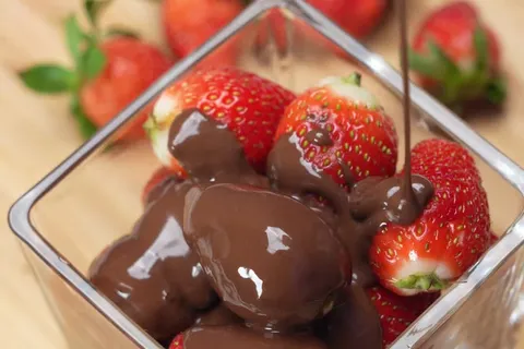 Strawberi Coklat