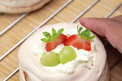 Pavlova Buah