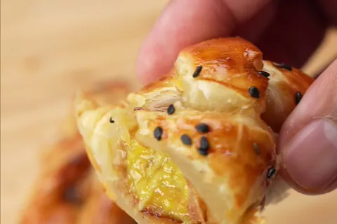 Caramel Banana Puff