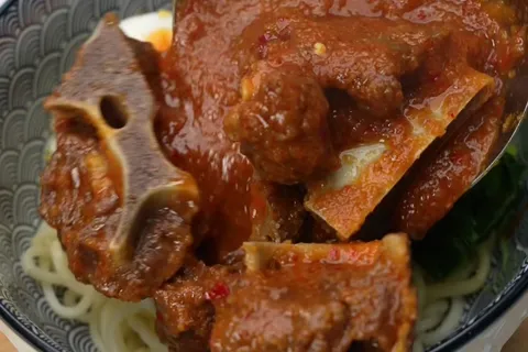 Mie Kuah Tulang