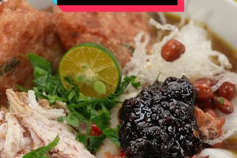 Soto Ayam dan Bergedil