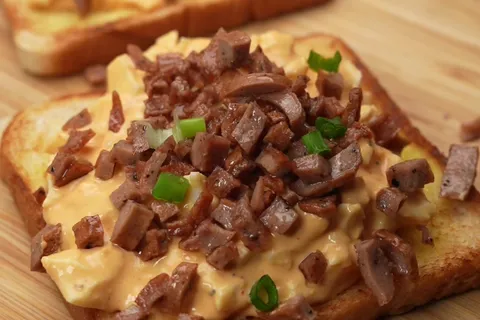 Spicy Egg Mayo Toast