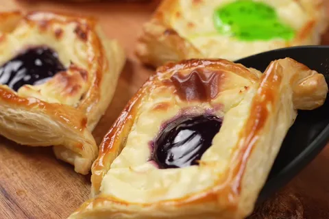 Fruit Jam Cheese Pastri