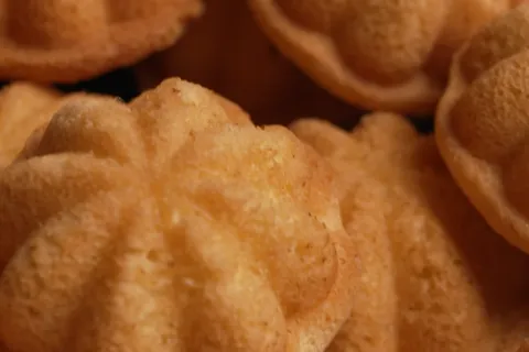 Kuih Bahulu Tradisional