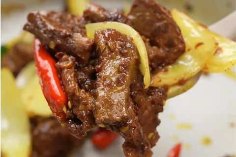 Daging Goreng Kunyit
