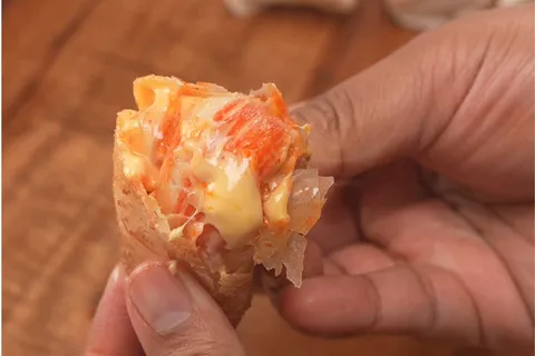 Spicy Crab Filament Popiah