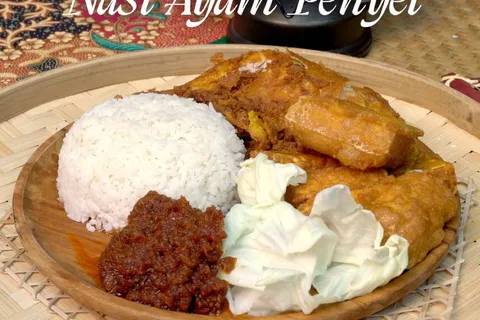 Nasi Ayam Penyet