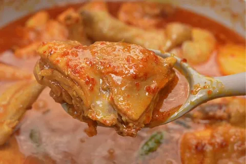 Ayam Gulai Serai