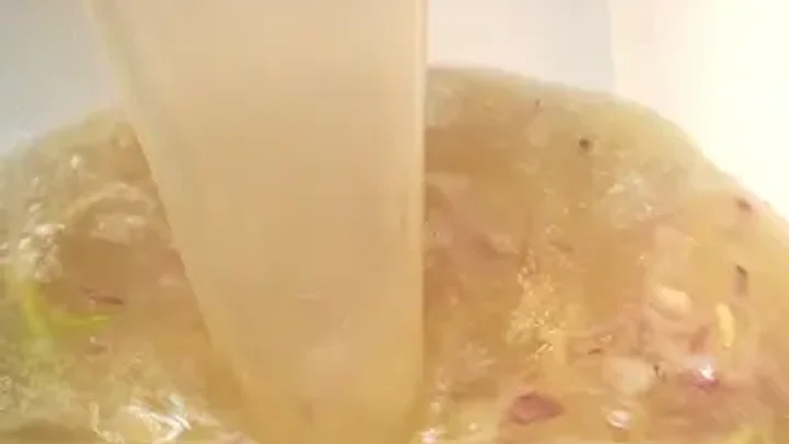 Sup Tulang Thai dengan rempah wangi dan rasa masam pedas yang menyelerakan.