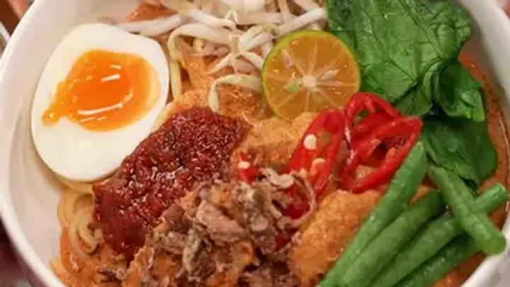 Mee Kari mudah dengan kuah pekat dan rasa kick. Sesuai untuk open house raya nanti!