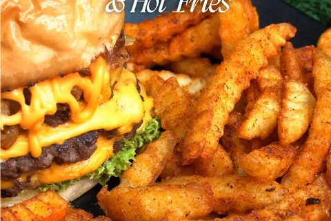 Triple Smash Burger dan Hot Fries
