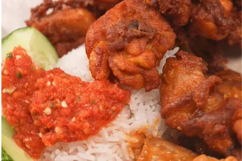 Nasi Gulai Ayam Goreng