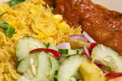Nasi Jagung dan Ayam Masak Merah