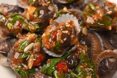 Kerang Rebus dengan Sos Thai