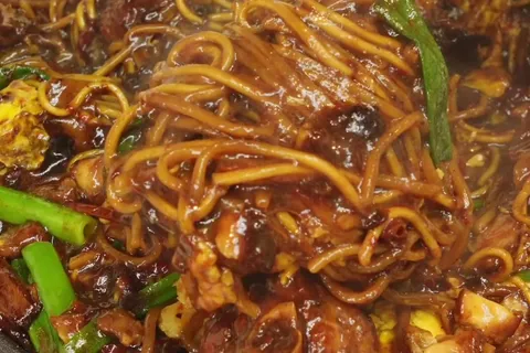 Sizzling Yee Mee