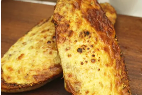 Cheesy Gochujang Garlic Bread