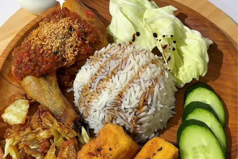 Ayam Gepuk Pedas