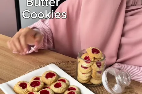 Strawberry Butter Cookies