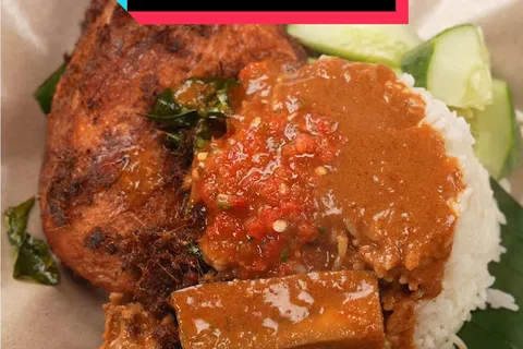 Nasi Kukus Ayam Berempah