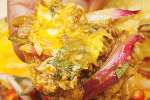 Roti Puri dengan Sardin Telur