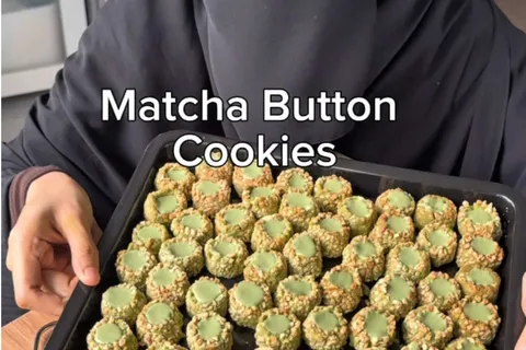 Biskut Button Matcha