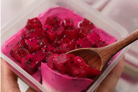 Puding Buah Naga