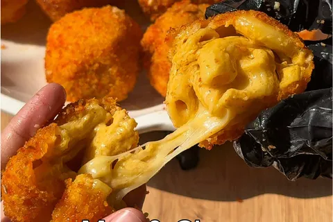 Mac & Cheese Spoiled Crispy