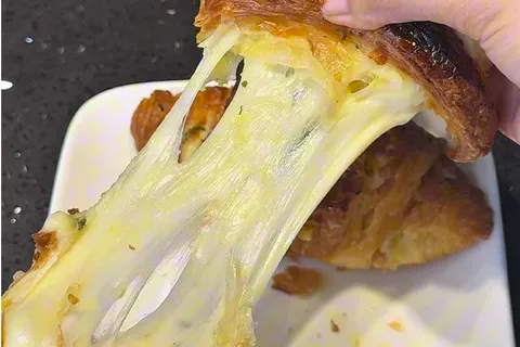 Croissant Garlic Cheese